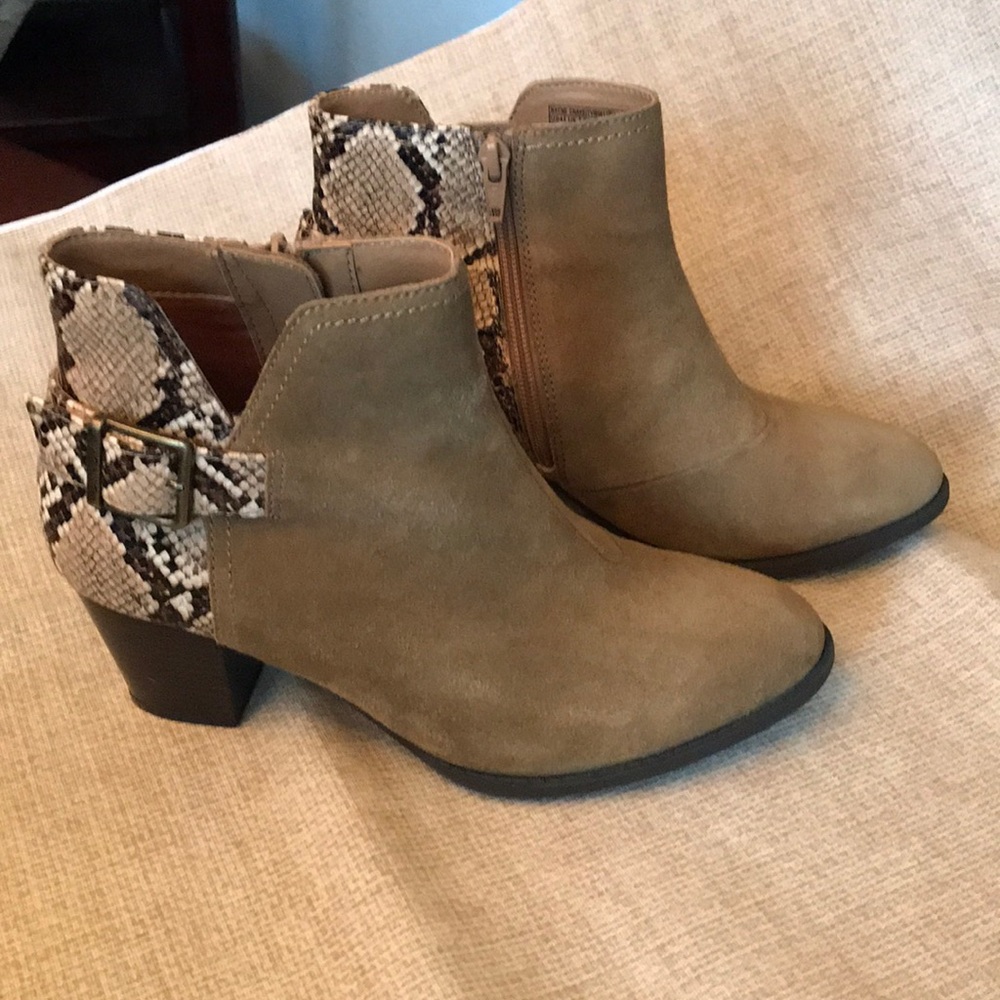 Suede and snake print booties